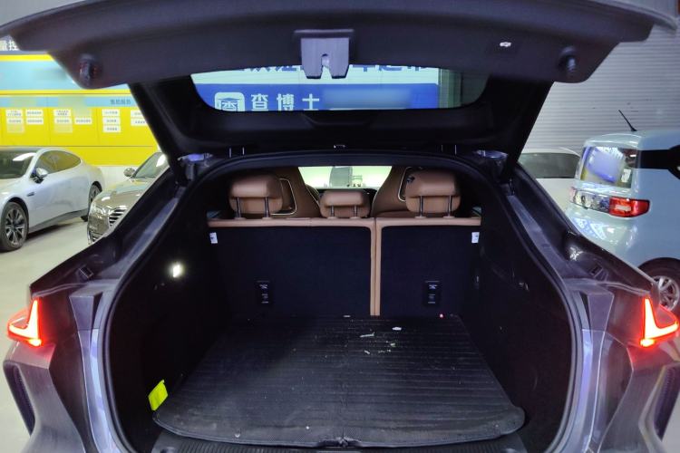 Used  R7 2023 Rear-Drive Screen King Edition
