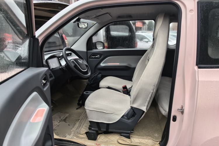 Used Wuling Hongguang MINIEV 2021 Macaron Sandwich Model 120 km Lithium Iron Phosphate