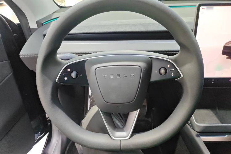 Used Tesla Model Y 2025 Long-Range All-Wheel Drive First Edition
