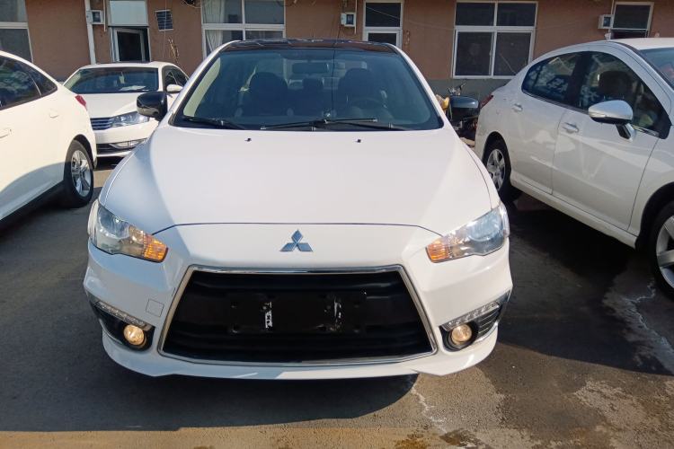 Used Mitsubishi Lancer EX 2016 1.8L CVT Black-and-White Retro Edition