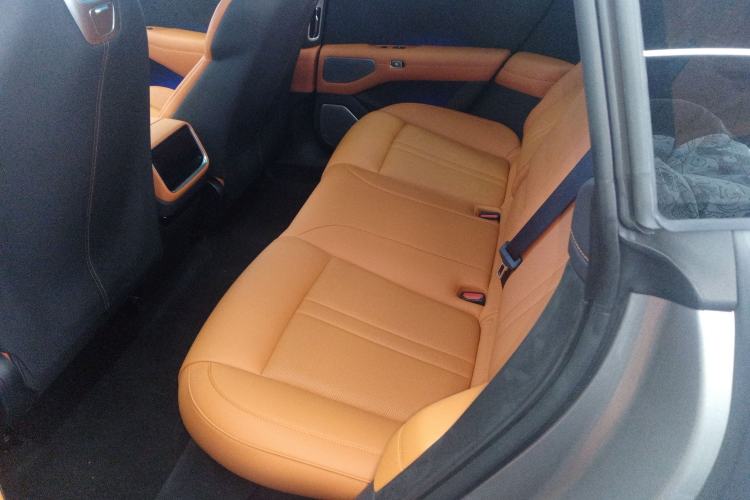 Used  YU7 2025 Ultra-Long Range High-Performance All-Wheel-Drive Max Edition