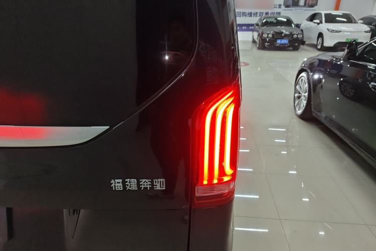 Used Mercedes-Benz V-Class 2020 V 260 Avantgarde Edition
