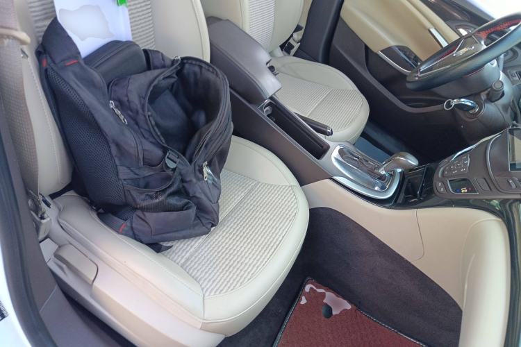 Used Buick Regal 2015 2.0L Leading Fashion Edition
