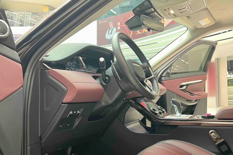 Used Land Rover Range Rover Evoque 2023 Aurora L 249 PS Luxury Edition