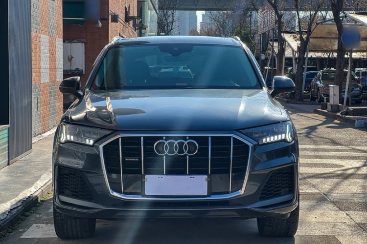 Used Audi Q7 2020 55 TFSI quattro S line sports model