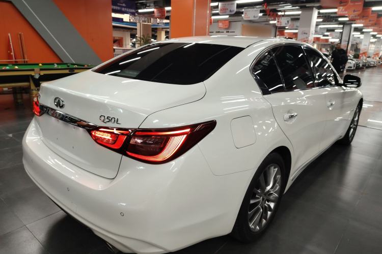 Used Infiniti Q50L 2018 2.0T Enjoyment Version China VI Standard
