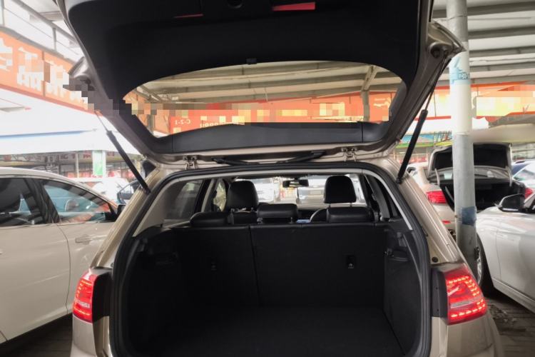 Used Volkswagen Golf 2016 230TSI Automatic Luxury Version
