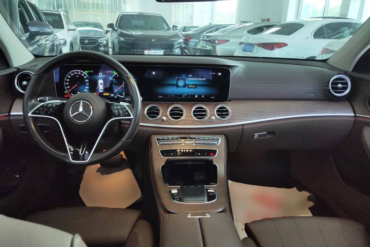 Used Mercedes-Benz E-Class 2022 Second Facelift E 300 L Fashion Edition
