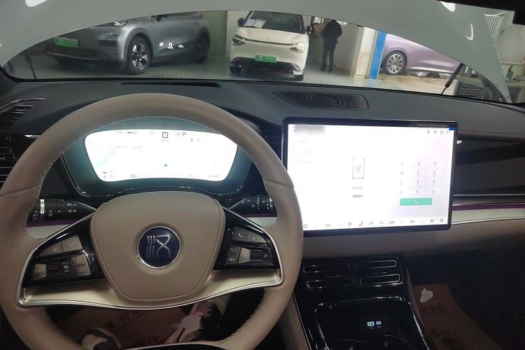 Used BYD Han 2025 DM-i 125KM Prestige Model
