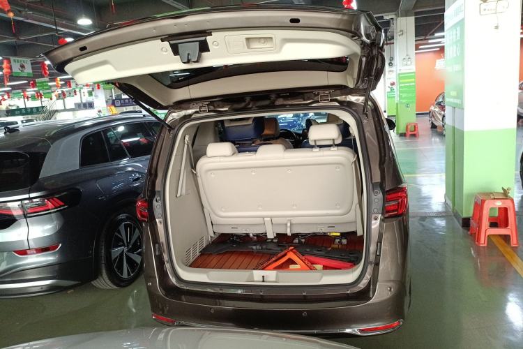 Used Buick GL8 2021 Land Cruiser Executive Class 652T Smart Luxury Model