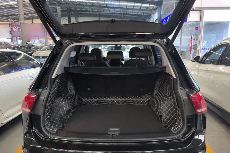 Used Volkswagen Tiguan L 2023 330TSI Automatic Two-Wheel Drive Smart Edition
