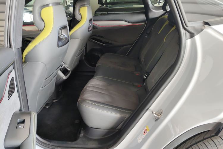 Used BYD Song L EV 2025 Intelligent Driving Version 602 km Range LiDAR-equipped All-Wheel-Drive Type