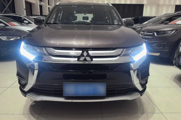 Used Mitsubishi Outlander 2018 2.0L Two-Wheel Drive Glory Edition 5 Seats