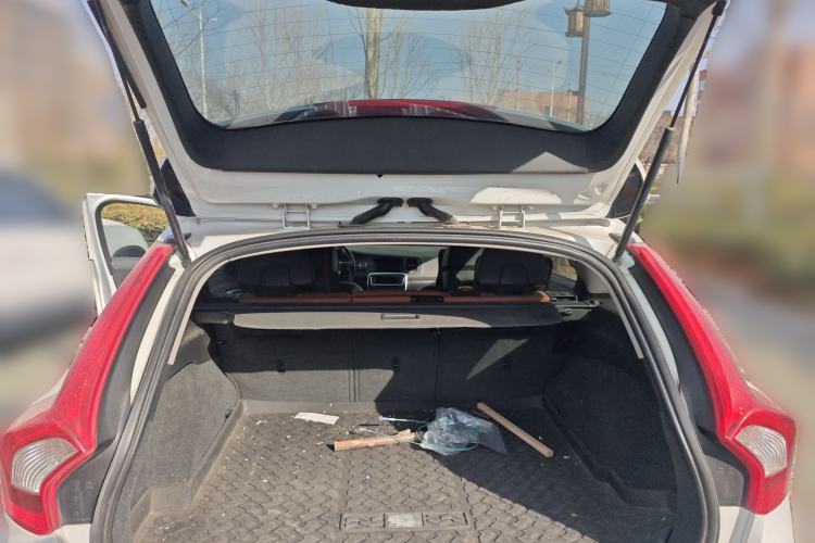 Used Volvo V60 2015 T5 Zhiya Edition