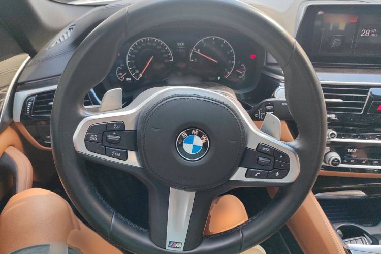 Used BMW 5 Series 2019 Facelifted 530Li Leading Edition M Sport Package
