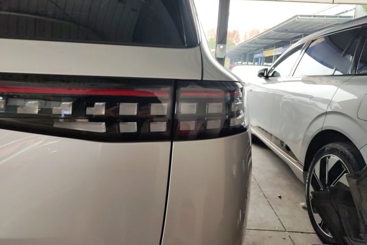 Used  eπ008 2024 210Max Range-Extended Version 6 Seats
