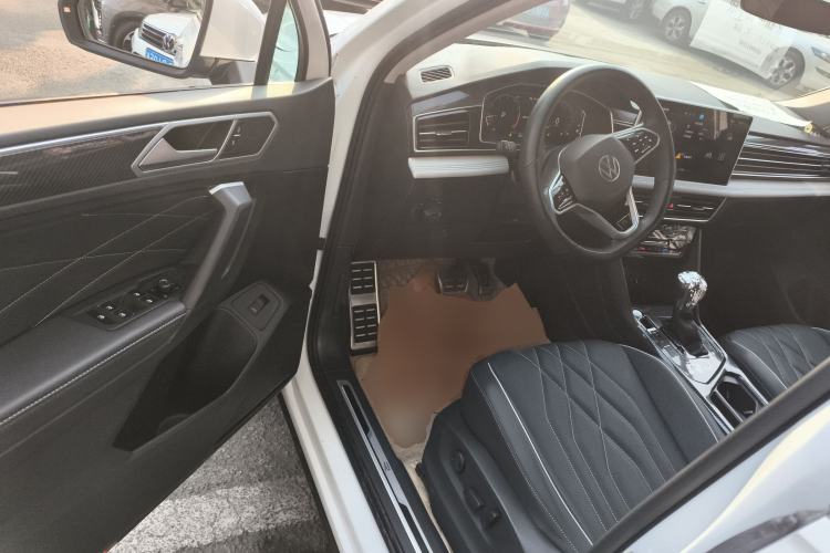 Used Volkswagen Tiguan L 2023 330TSI Automatic Two-Wheel Drive R-Line Enjoyment Edition
