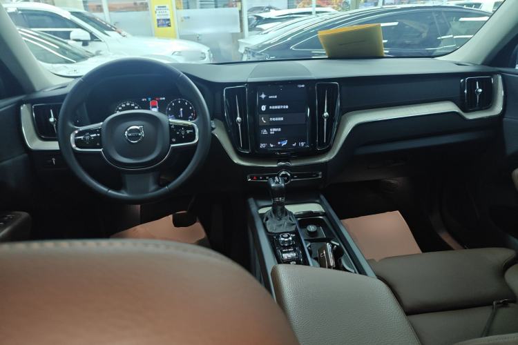 Used Volvo XC60 2020 T5 4x4 Smart Luxury Edition