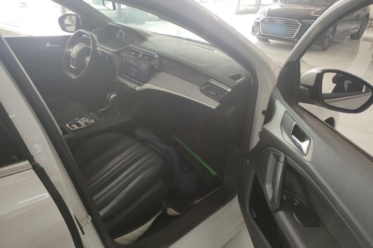 Used Peugeot 408 2022 1.6T Light-Chasing Edition
