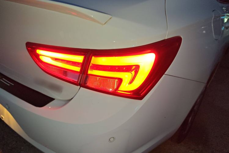 Used Buick Verano 2018 Sedan 20T Dual-Clutch Elite Model
