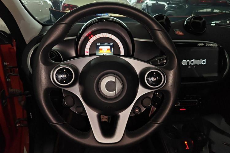 Used  forfour 2016 1.0L 52 kW Passion Edition
