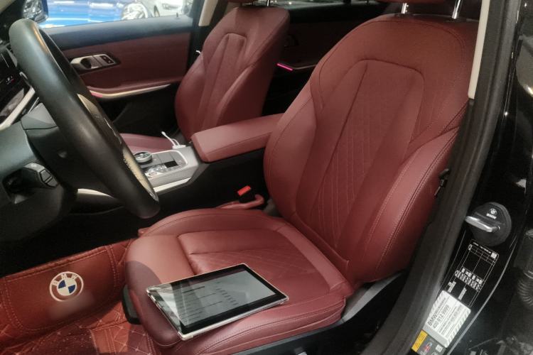 Used BMW i3 2023 eDrive 40 L Midnight Sports Package
