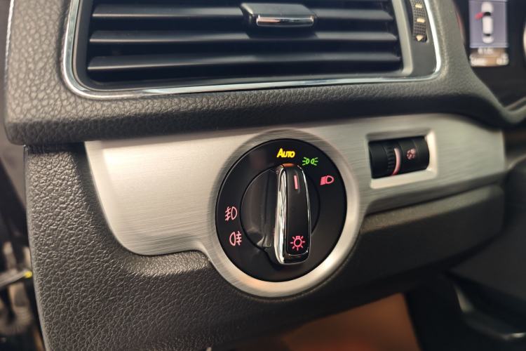 Used Volkswagen Passat 2014 1.8TSI DSG Prestige Edition
