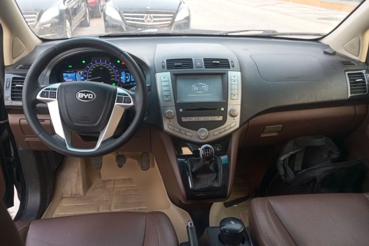 Used BYD S6 2014 2.0L Manual Luxury 5-Seater
