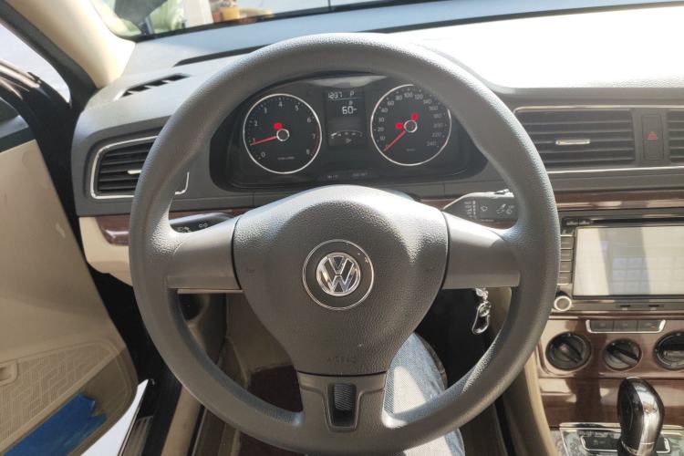 Used Volkswagen Lavida 2013 Restyled Classic 1.6L Automatic Comfort Edition