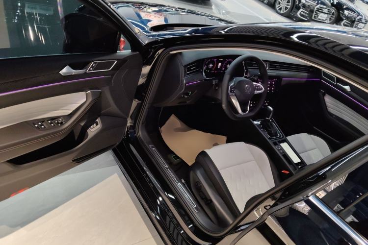 Used Volkswagen Magotan 2026 30 Million Vehicles Selected Model 380TSI DSG Luxury Edition
