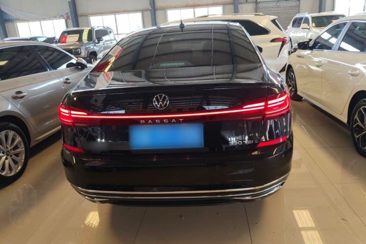 Used Volkswagen Passat 2023 Facelift 330TSI Luxury Edition
