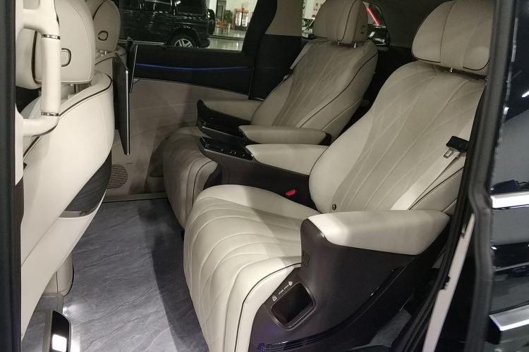 Used Denza D9 2024 DM-i 980 Four-Wheel Drive Flagship Model