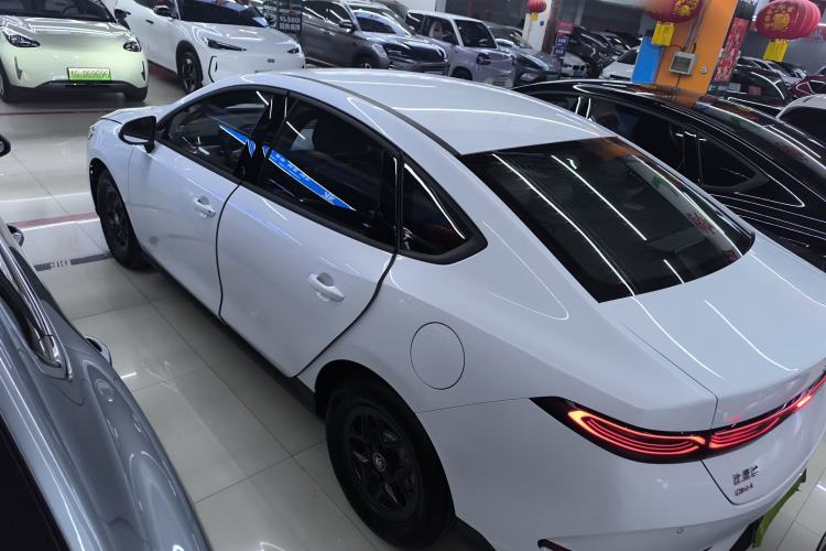 Used BYD Qin PLUS 2025 DM-i Smart Drive 55KM Leading Model
