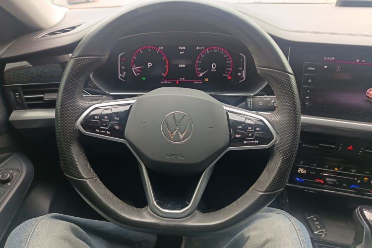 Used Volkswagen Passat 2022 330TSI Starry Luxury Edition – Exclusive Special Edition