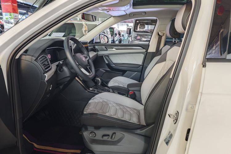 Used Volkswagen Tayron 2024 300TSI Two-Wheel-Drive Luxury Plus Advanced Version
