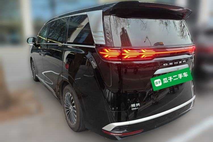 Used Denza D9 2022 DM-i 1040 Prestige Model