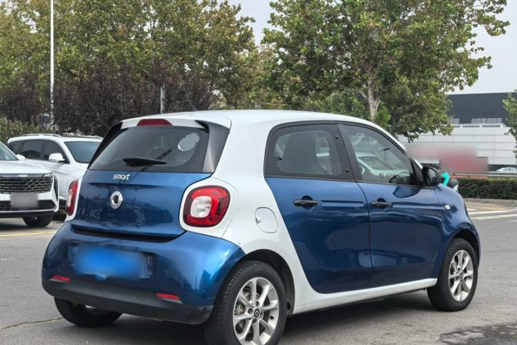 Used  forfour 2016 1.0L 52 kW Dynamic Edition
