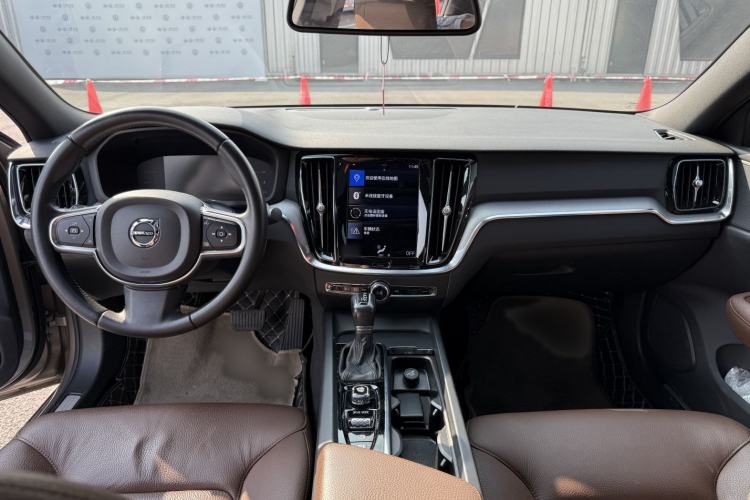 Used Volvo S60 2021 T4 Zhiyi Luxury Edition