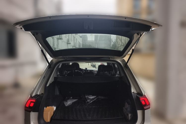 Used Volkswagen Tiguan L 2017 330TSI Automatic Two-Wheel Drive Luxury Edition