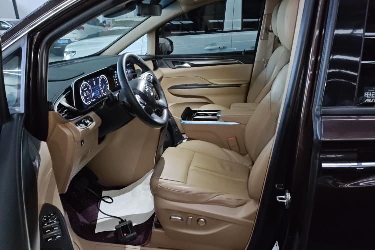 Used Buick GL8 2021 ES Landtrek 653T Luxury Model