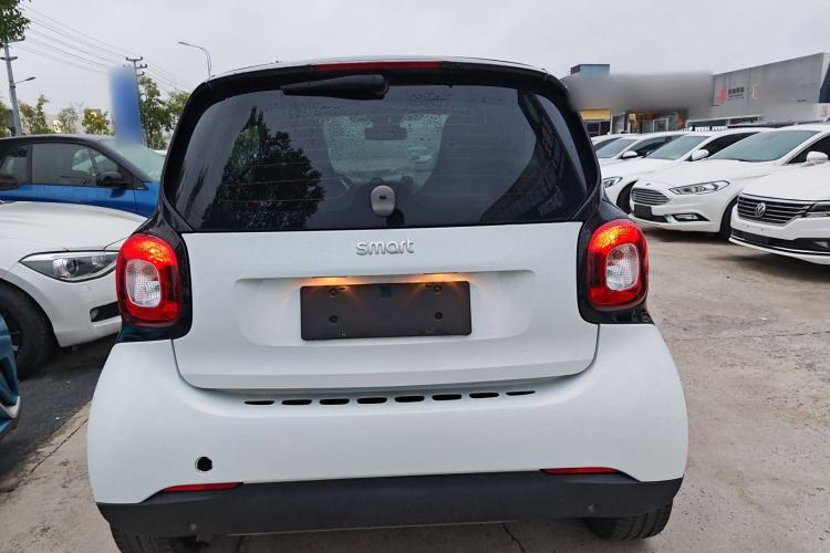 Used  fortwo 2018 1.0L 52kW Hardtop Dynamic Version China V
