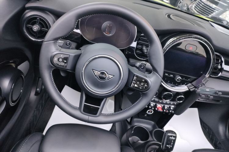 Used  MINI 2023 Second Facelift 2.0T COOPER S CABRIO Artist
