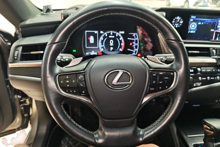 Used Lexus ES 2018 200 Excellence Edition China V Standard
