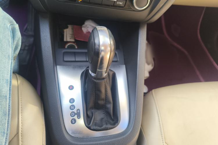 Used Volkswagen Sagitar 2012 1.4TSI Automatic Luxury Edition
