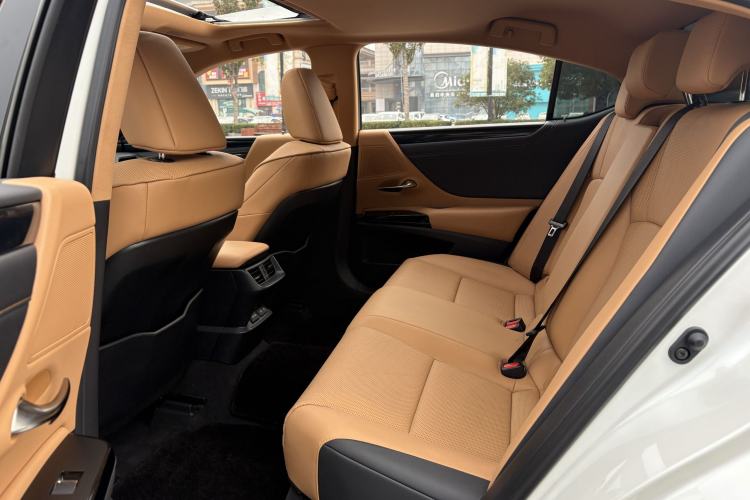 Used Lexus ES 2022 260 Excellence Edition
