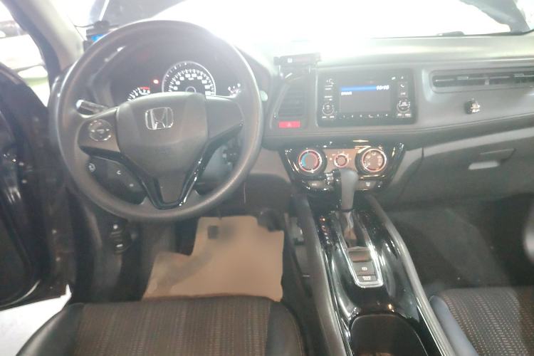 Used Honda Vezel 2015 1.8L CVT 2WD Elite Model

