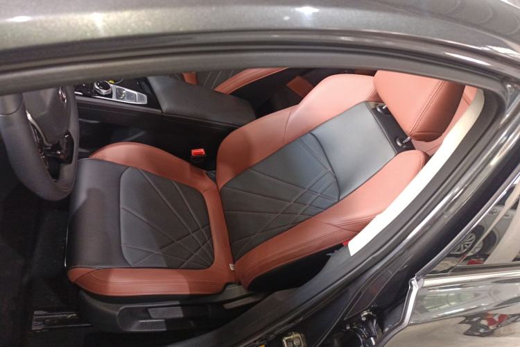 Used Changan Eado 2023 Changan Edition PLUS Blue Whale NE 1.4T GDI DCT Prestige Version
