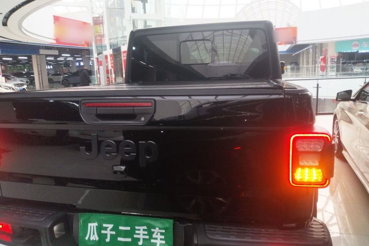 Used  Gladiator 2022 3.6L Pioneer Edition