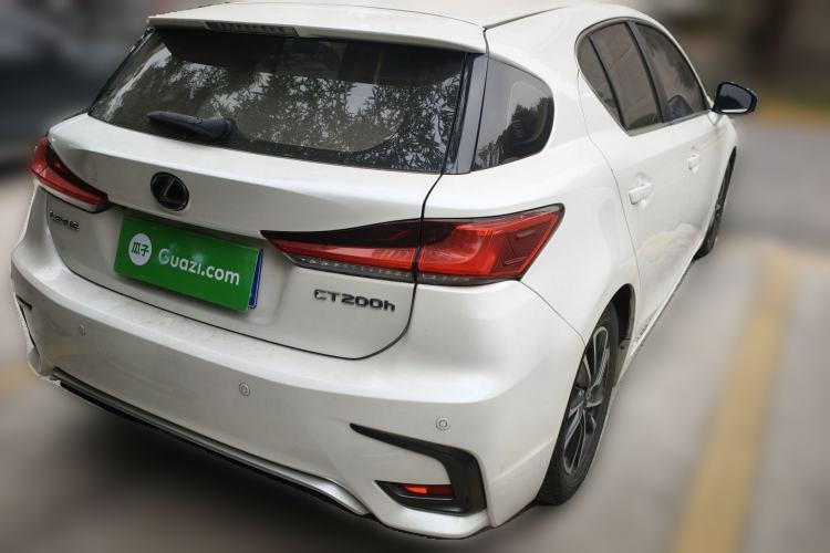 Used Lexus CT 2017 CT200h Comfort Edition Monochrome China VI
