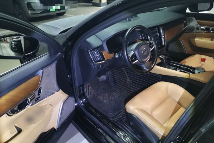 Used Volvo S90 2017 T4 Zhiyi Edition

